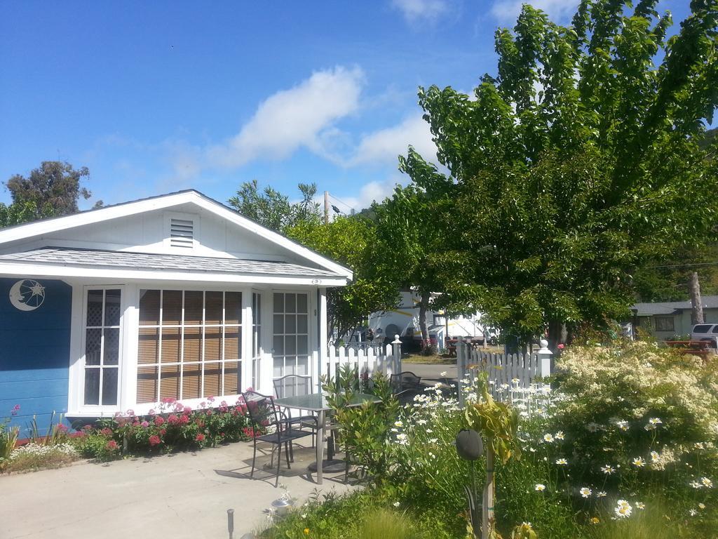 Lake Place Resort Glenhaven Bagian luar foto