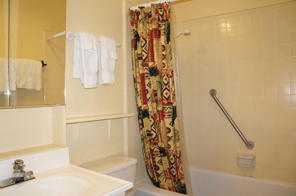 Lake Place Resort Glenhaven Ruang foto