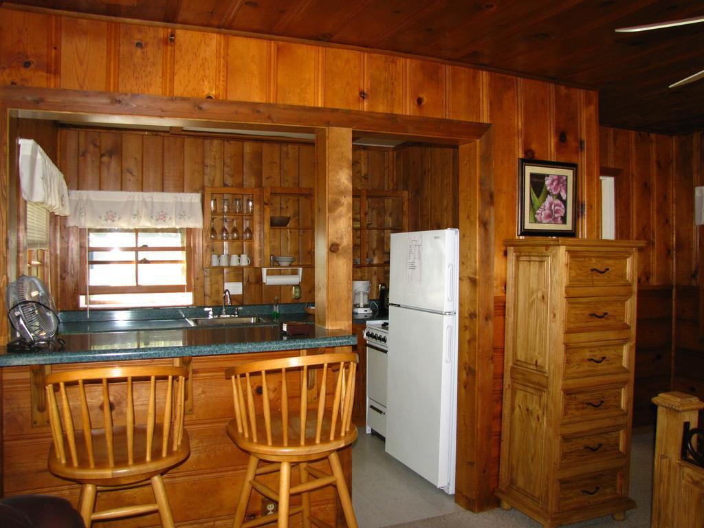Lake Place Resort Glenhaven Ruang foto