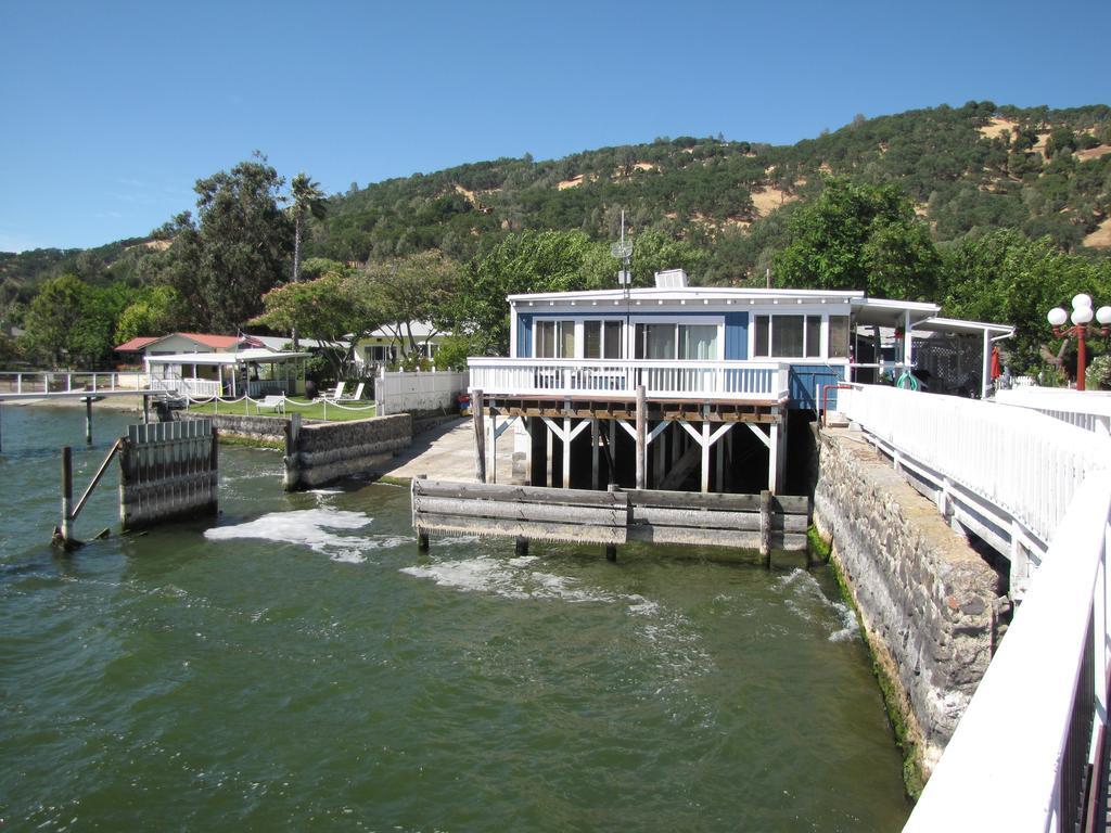 Lake Place Resort Glenhaven Bagian luar foto