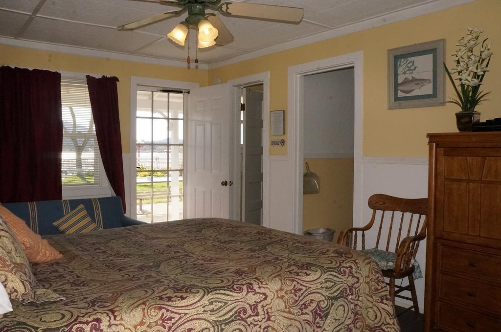Lake Place Resort Glenhaven Ruang foto
