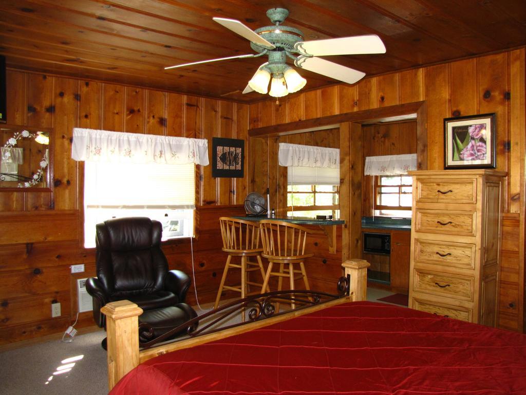 Lake Place Resort Glenhaven Ruang foto